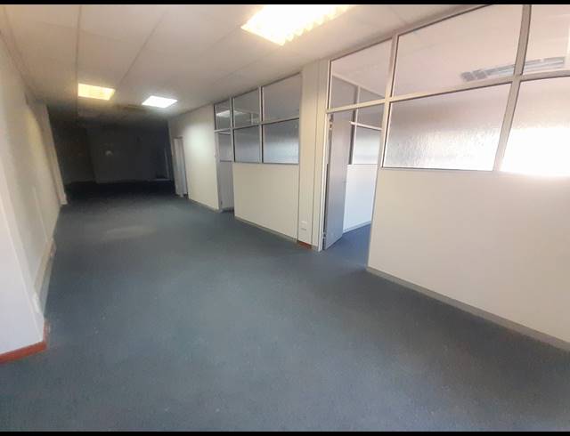 480M² OFFICE RENTED IN WALMER